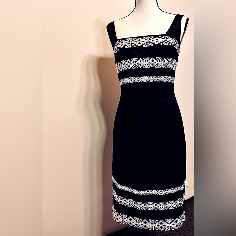 White House black market embroidered dress